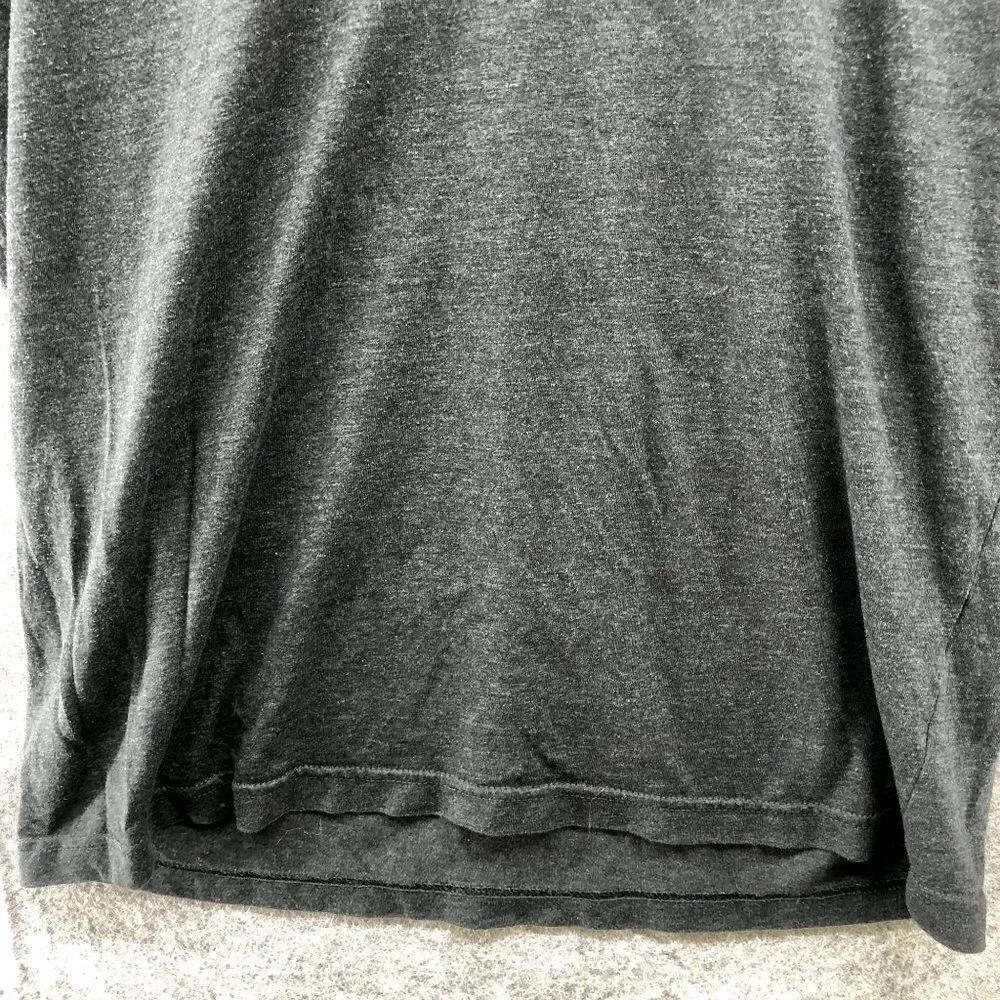 Banana Republic Short Sleeve T Shirt Mens M V-Neck Charcoal Gray‎ Eco Wash